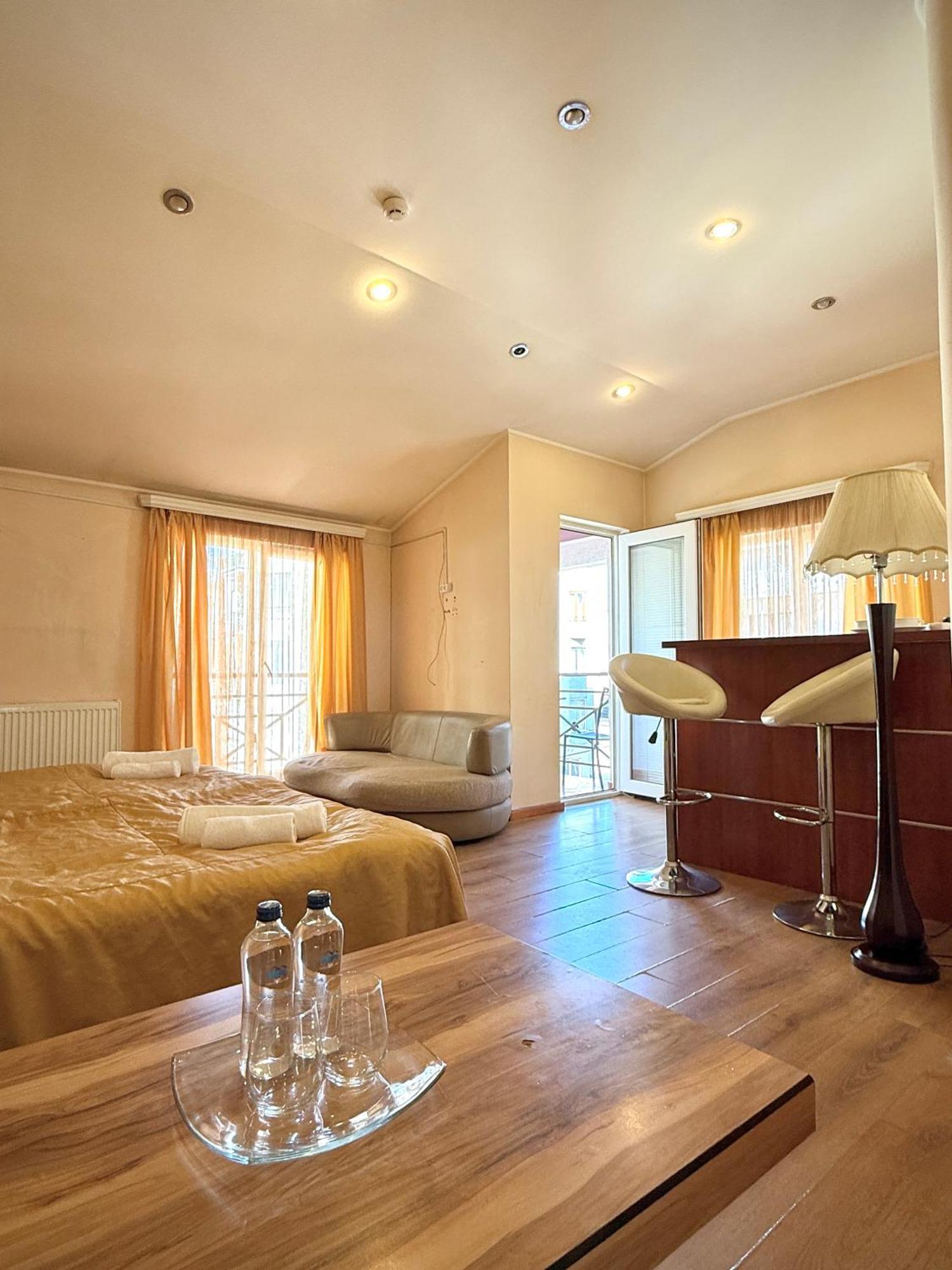 Hotel Vake Tbilissi Extérieur photo